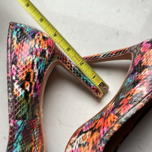 Spectacular Brian Atwood rainbow snakeskin stilettos. Size 7.5 - Picture 7 of 7